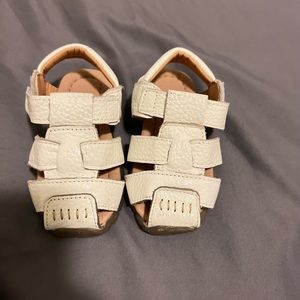 Infants sandal bundles 2pcs ( Bundle it woth other items)